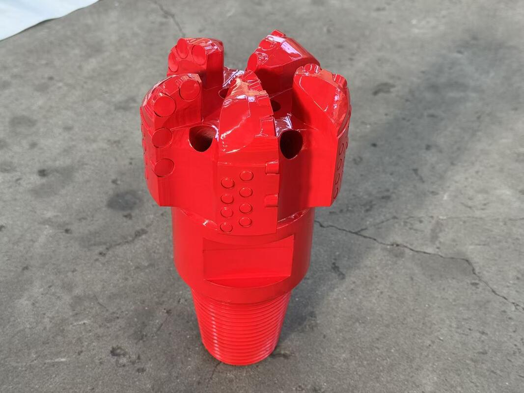 165mm 5 تیغه PDC حفاری بیت بهره وری افزایش یافته ساختار چند تیغه ابزار حفاری کارآمد